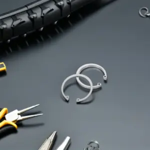 5Pcs Stainless Steel Internal Circlip Retaining Rings Kit 304 Grade C-Shaped Snap Rings for Mechanical Fastening Shaft Mounting