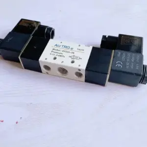 Air Solenoid Valves 4V220-08 2 Position 5 Port 1/4" Pneumatic Control Valve