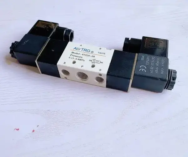 Air Solenoid Valves 4V220-08 2 Position 5 Port 1/4" Pneumatic Control Valve